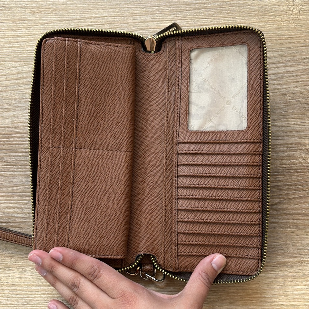 Michael Kors Signature Zip-Around Wallet - Picture 3 of 11